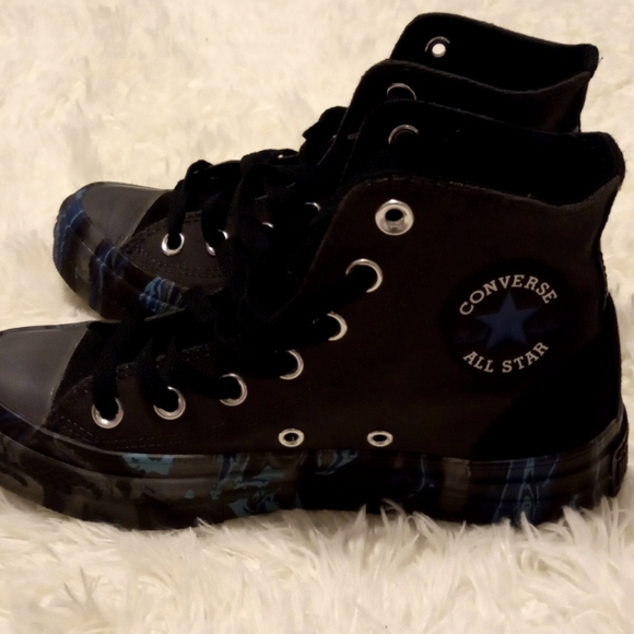 Converse - Picture 2 of 6